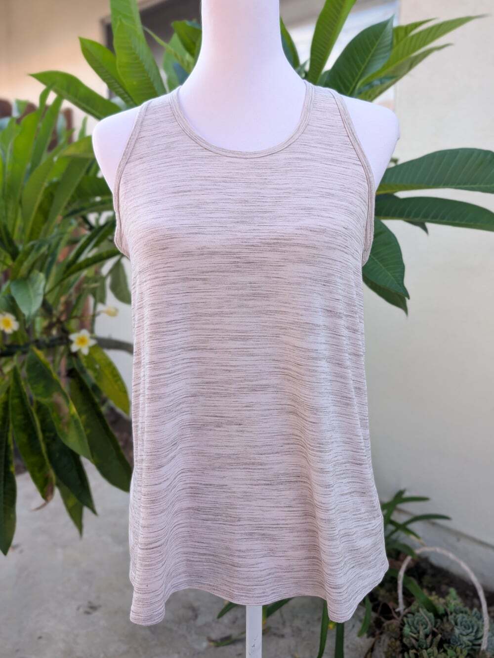 Athleta Essence Vital tie back tank heather gray size small VGUC athleisure yoga - Picture 3 of 10